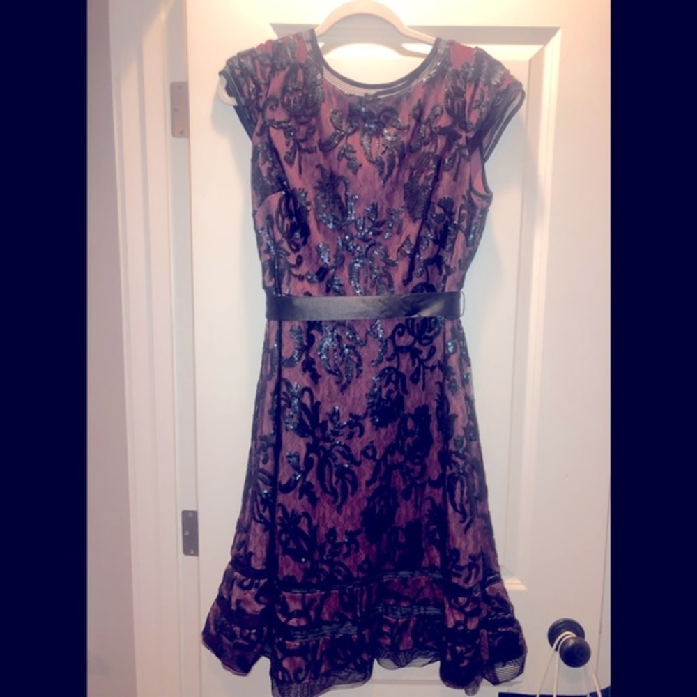 Adrianna Papel burgundy and black sequins/lace dress w/ satin tie belt SZ 12